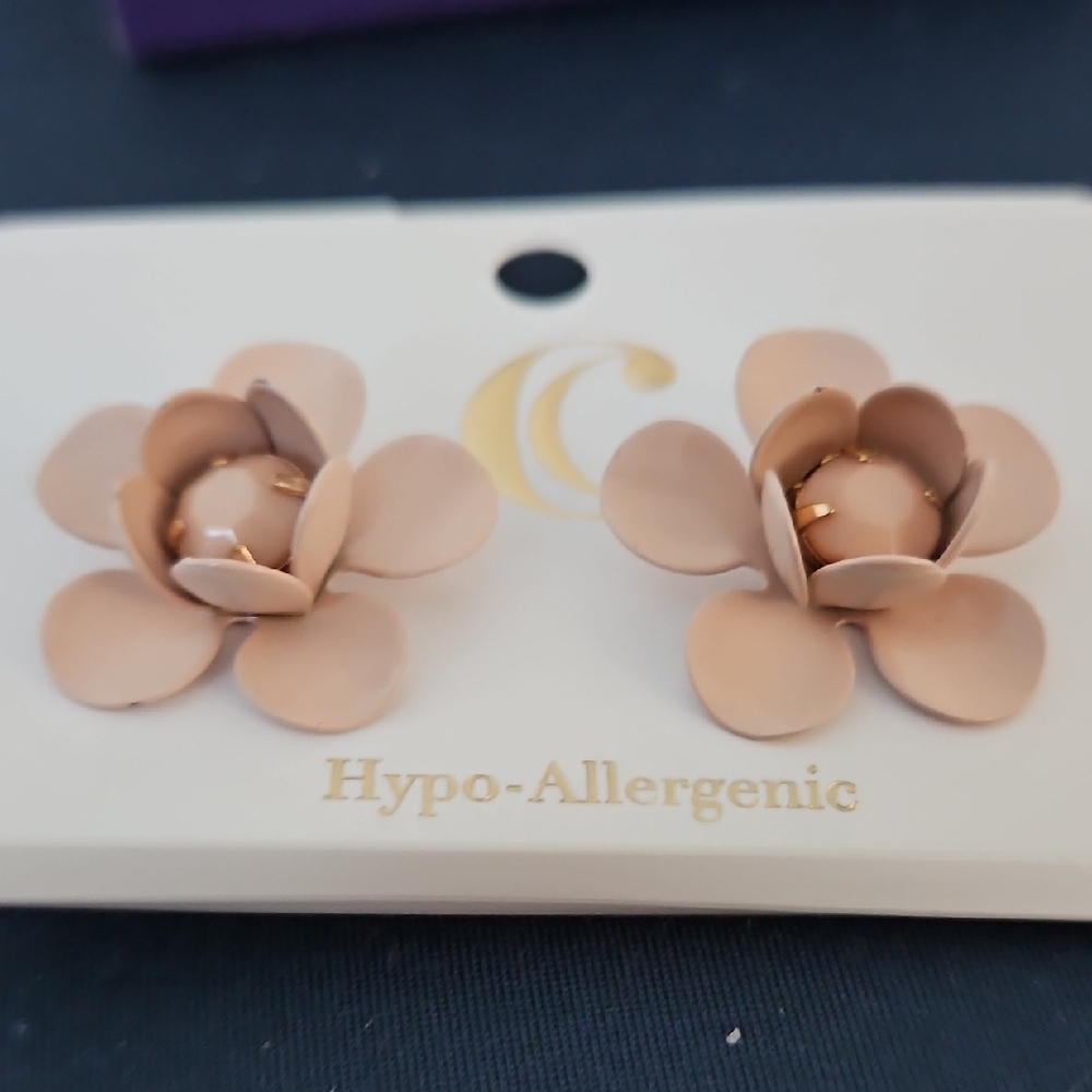 PINK Victoria's Secret Cream Floral Earrings